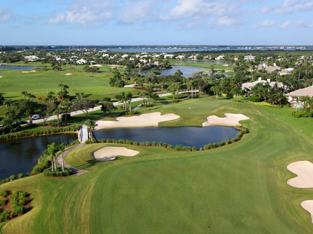 Fairway and green of Orchid Island Golf Course Hole 9