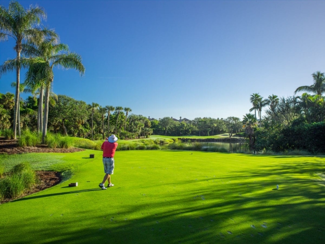 Golfer on the tee at Orchid Island Golf Course