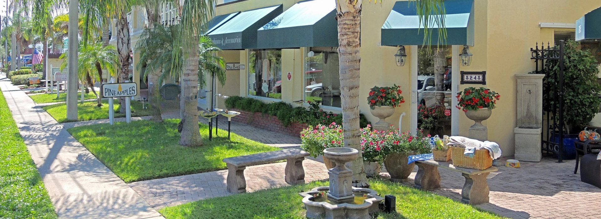Pineapples and El Prado, two boutiques in Vero Beach, FL on Ocean Drive.