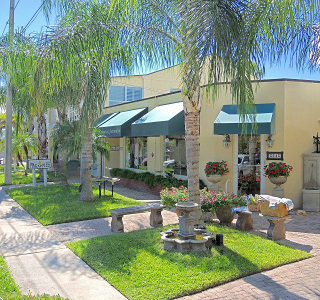 Pineapples and El Prado, two boutiques in Vero Beach, FL on Ocean Drive.