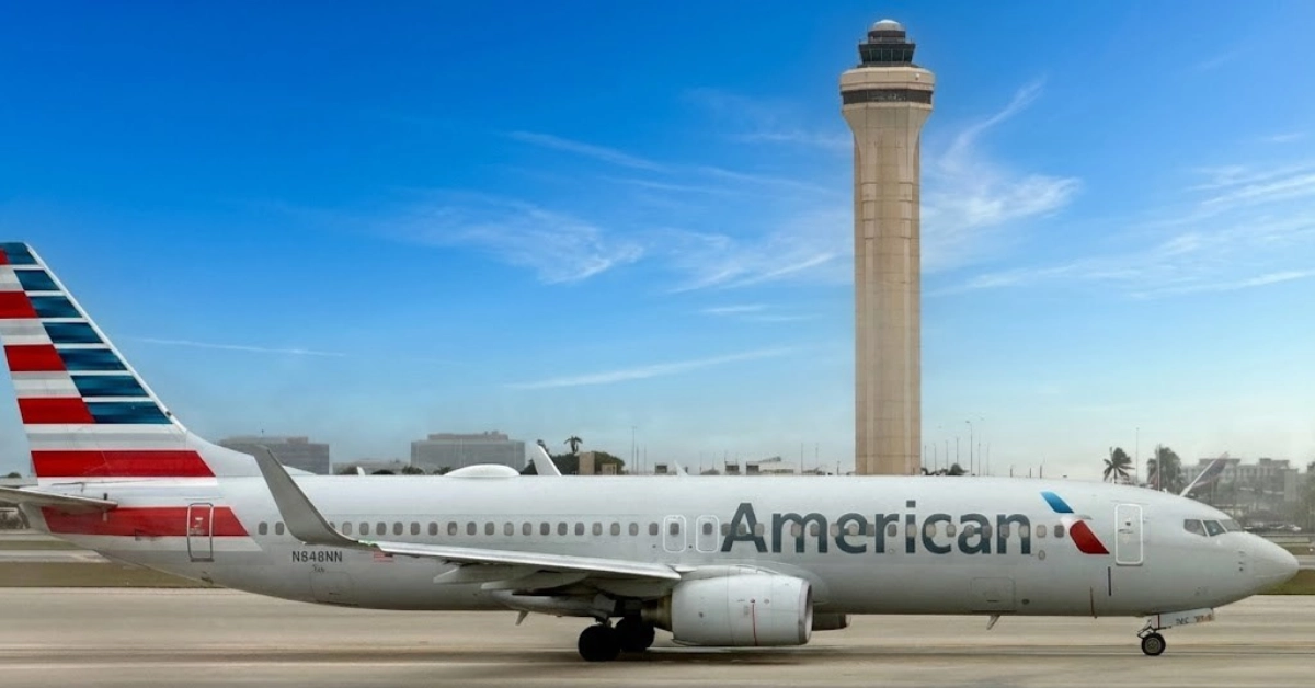 American Airlines airplane taxiing at Vero Beach Regional Airport near the control tower